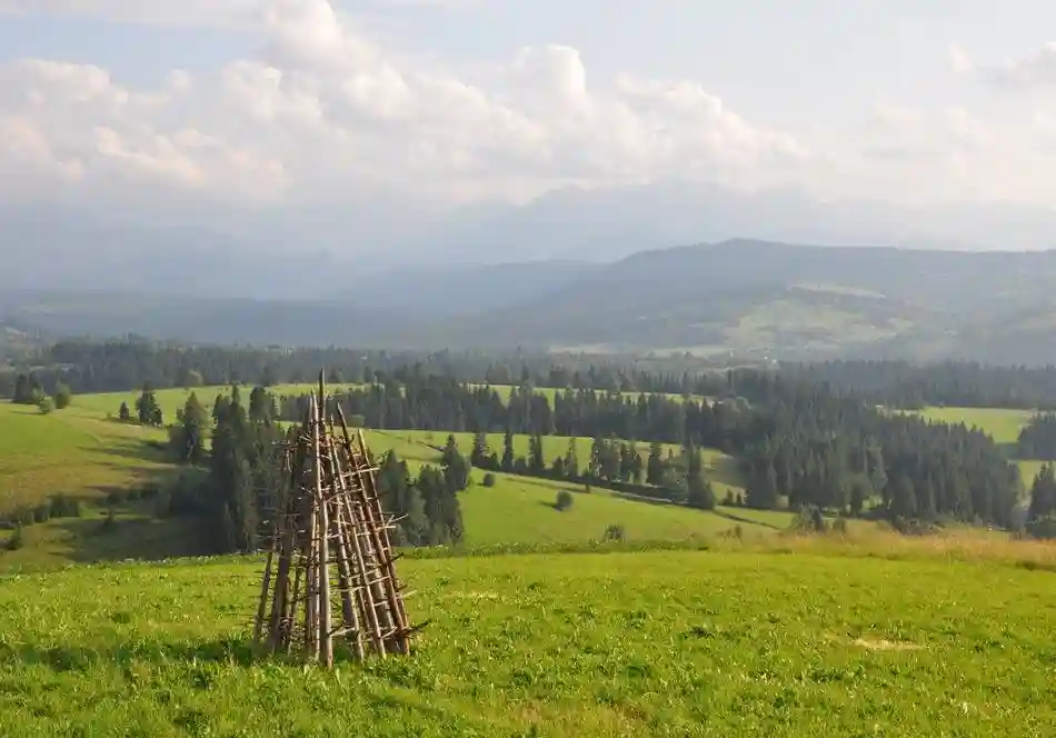 Hotel Toporów Premium - atmosférický interiér 4